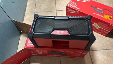 Milwakee radio Bluetooth