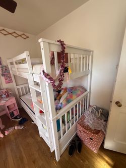 White twin bunkbed