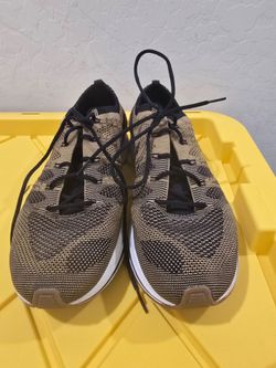 Nike Flyknight Trainer (Barely Used)