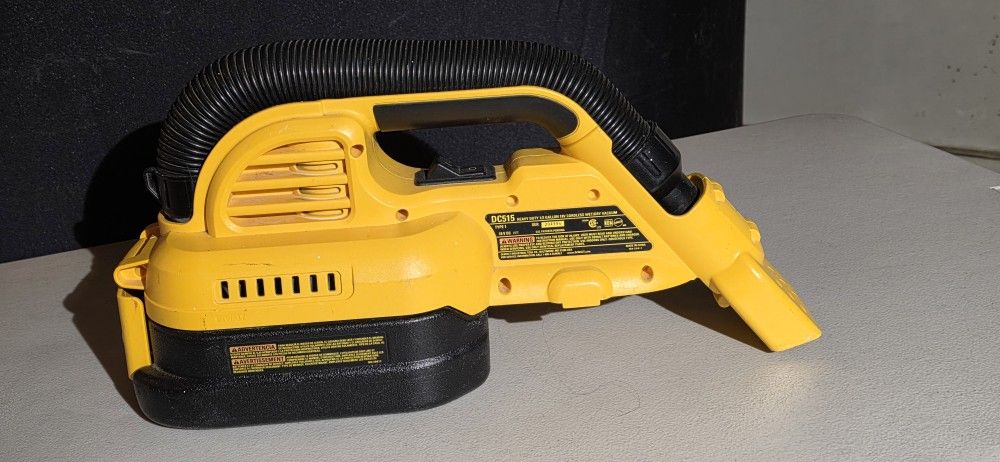 Dewalt 18V Wet/Dry Portable Vacuum 