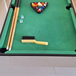 Mini Pool Table With Weighted Balls