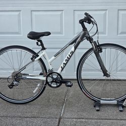 700c Jamis Hybrid City Bike 
