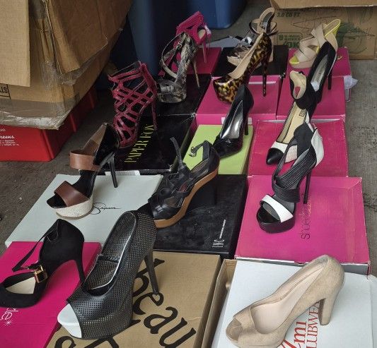 HEEL BLOWOUT!! MUST WITH BOX