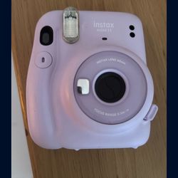 Insta Camera Mini Like New 