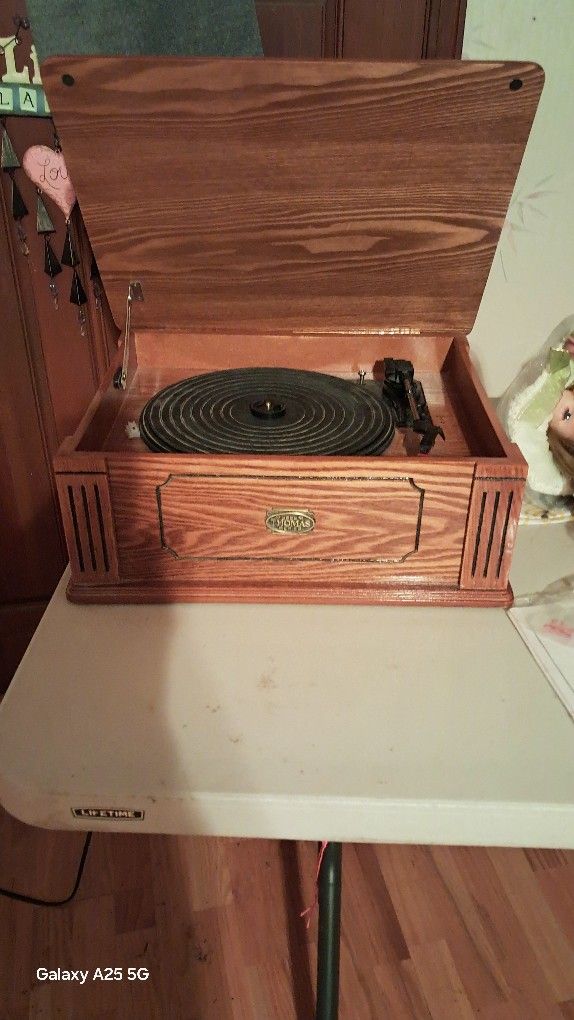 Record Player Thomas Limited Edition