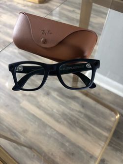 Ray-Ban Meta Smart Glasses with Case