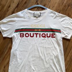 Gucci Boutique Cream Off White Tee Size Medium  