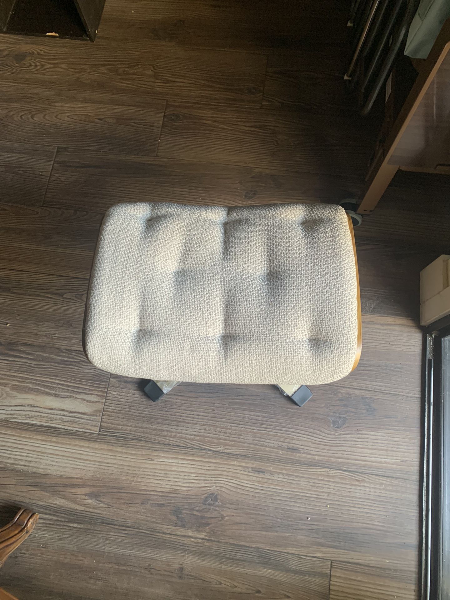 Rivet olander chair sale
