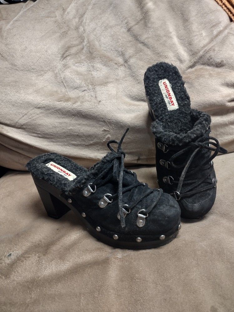 90s Y2K Women’s Size 8 Unionbay Studded Heeled Platform Sherpa Clogs. Fulton