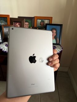 iPad 5 Gen 128 GB unlocked