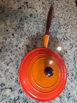 Le Creuset 9.5" #24 Alpine Wood Handle Fry Pan W/ lid (Flame )