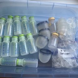 Baby Bottles & Nipples  (Dr. Brown & Como Tomo)