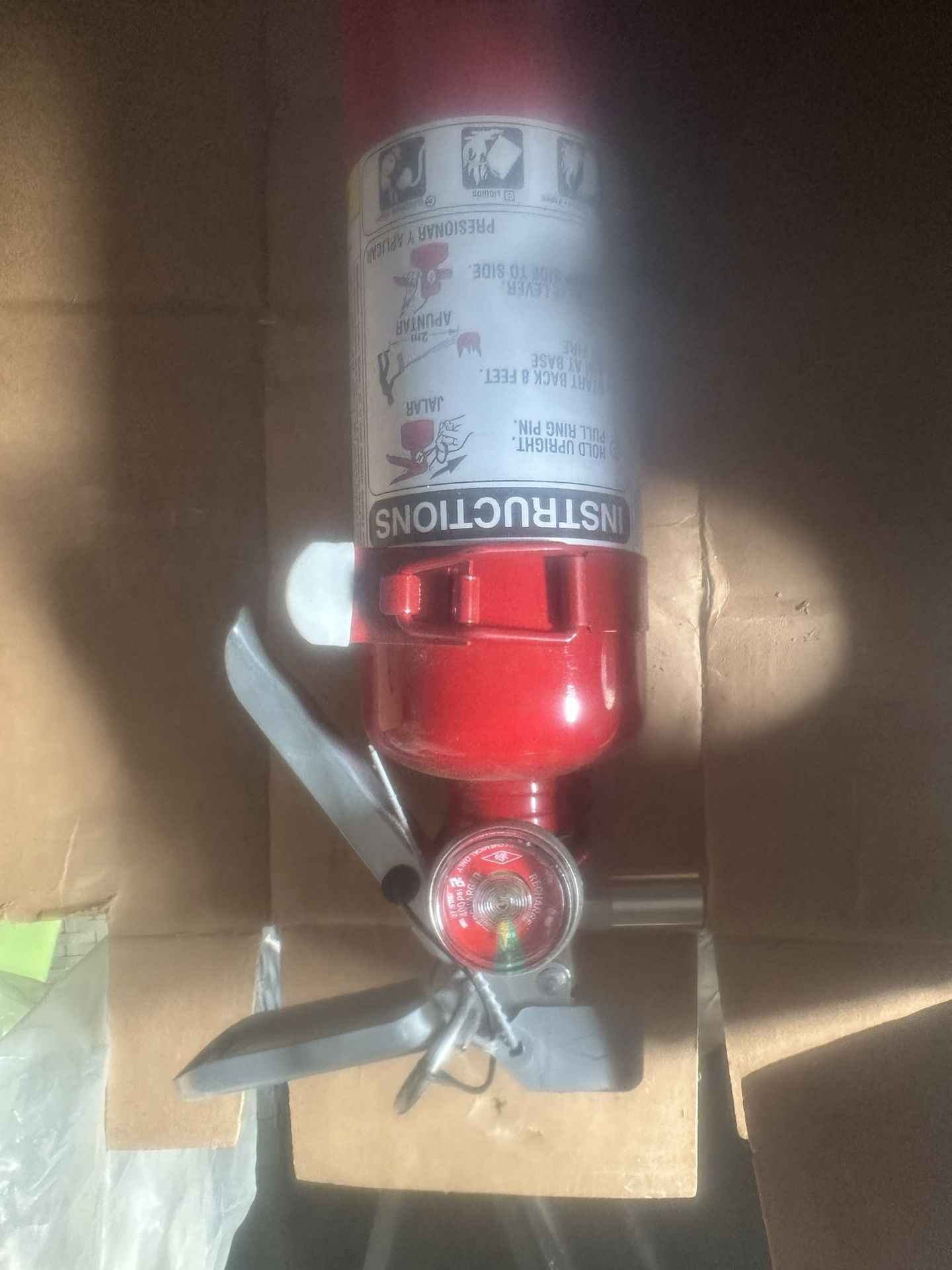 FIRE EXTINGUISHER 2.5 LBS--- CONSIDERING REASONABLE OFFERS---