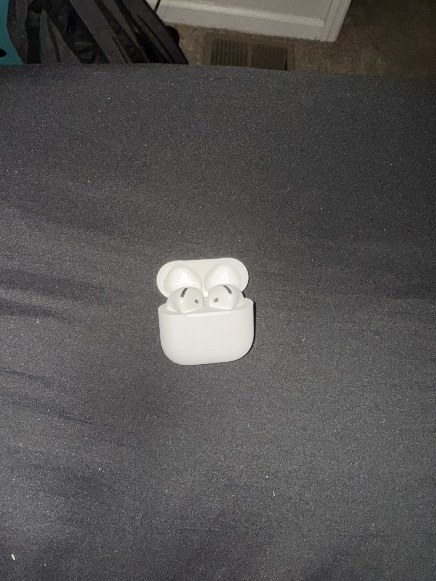 AirPod 4