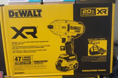 DEWALT XR 20V Max 1/2" Impact Wrench Kit DCF900P1