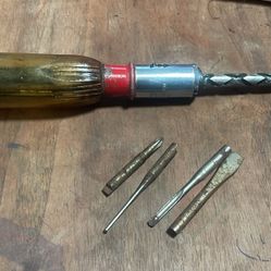 Stanley Yankee Vintage Handyman Push Drill Spiral Screwdriver No. 233H  w/4 Bits