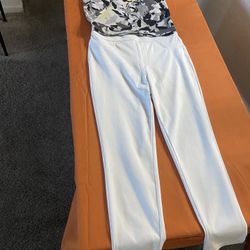 Stretch pants and blouse