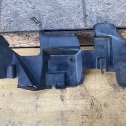 2016,2017,2018,2019,2020,2021,2022,2023 Toyota Tacoma Left Side Radiator Support Air Deflector