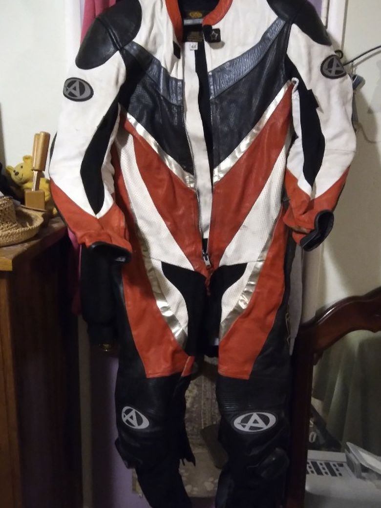 AGV SPORTS full Body Leathers For Male Size 44 Only Worn Like Mabye 5 Times