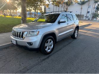 2012 Jeep grand cherokee laredo