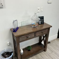 Side table / console table