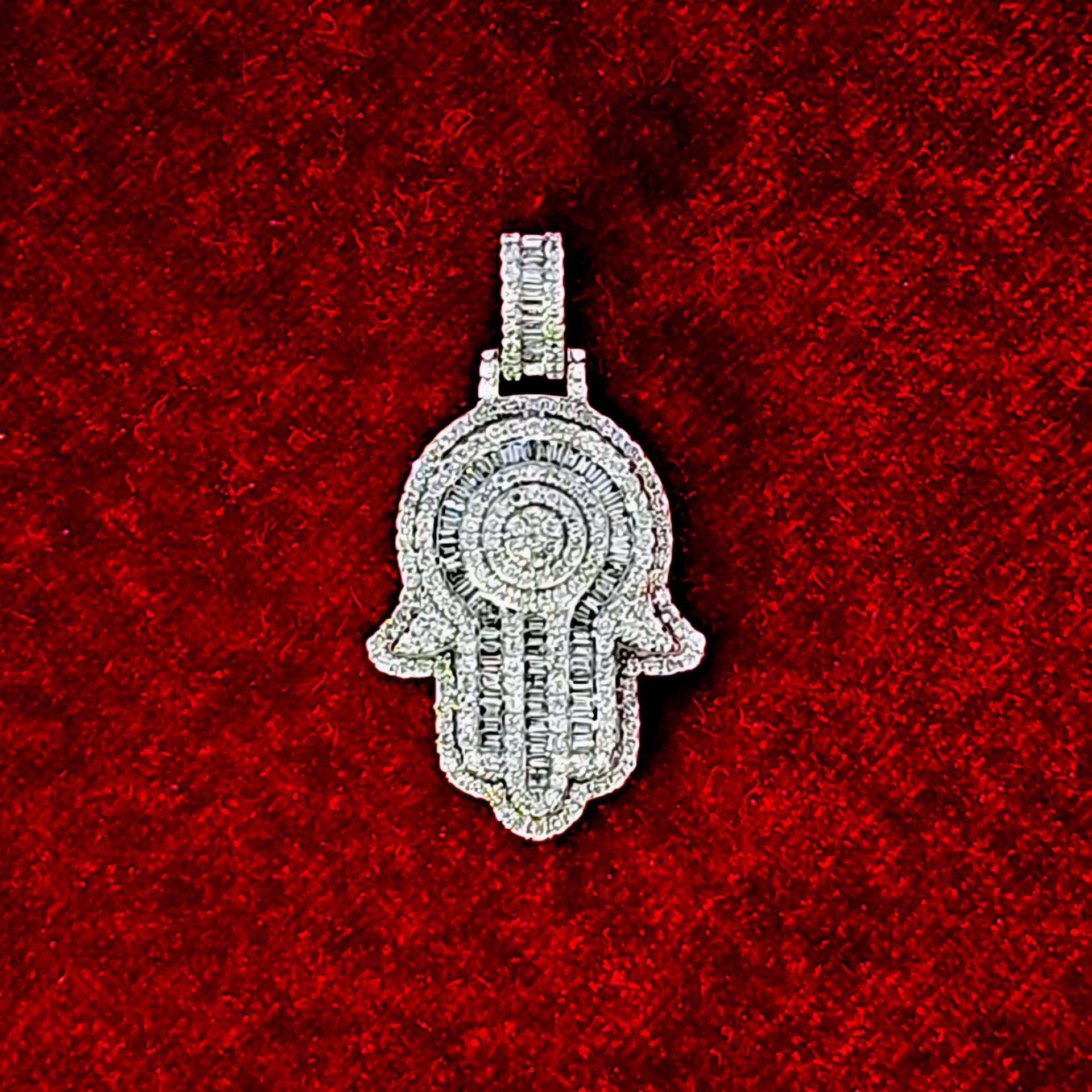 Elegant Hamsa Hand Pendant in 10K Gold and 1.2 CTW Diamonds