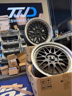 4 wheels staggered JNC005 Black Gold Rivets 17x8.5 ET30 & 18x9 ET +34 5x114.3