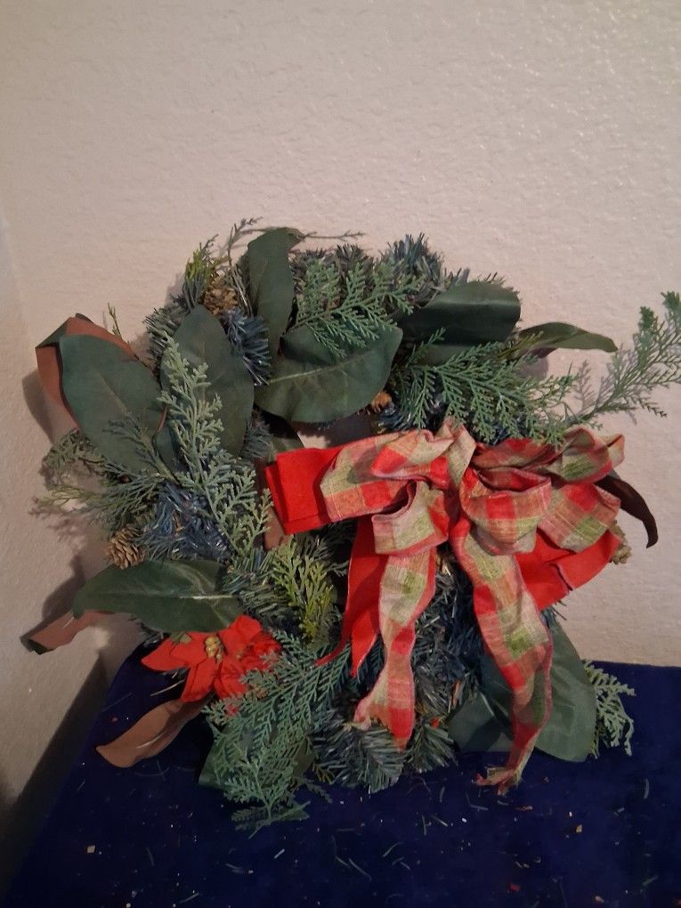 Christmas Wreath 20" X 23"