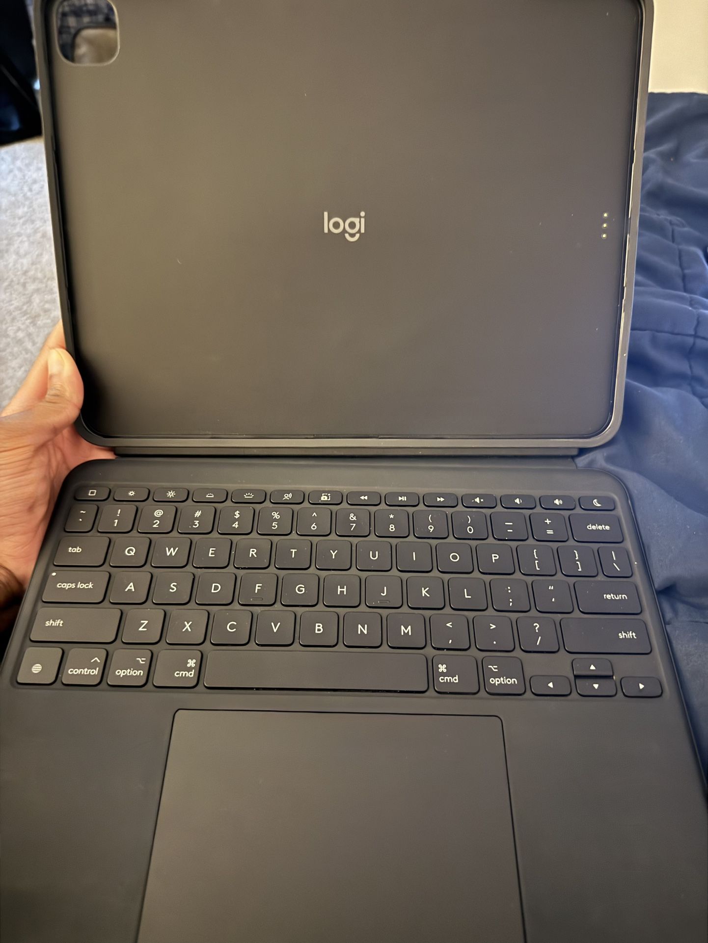 Logitech Combo Touch for IPad Pro M4 13 inch