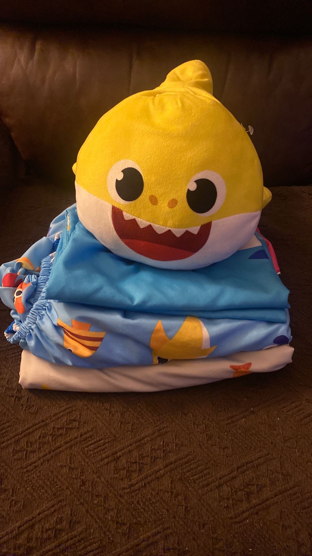 Baby Shark 4pc Kids Bedsheet Set & Shark Bank