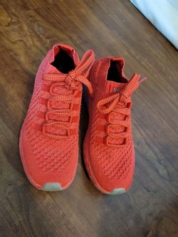 NOBULL Knit Runner Shoes – Men’s 6.5 / Women’s 8 – Red
