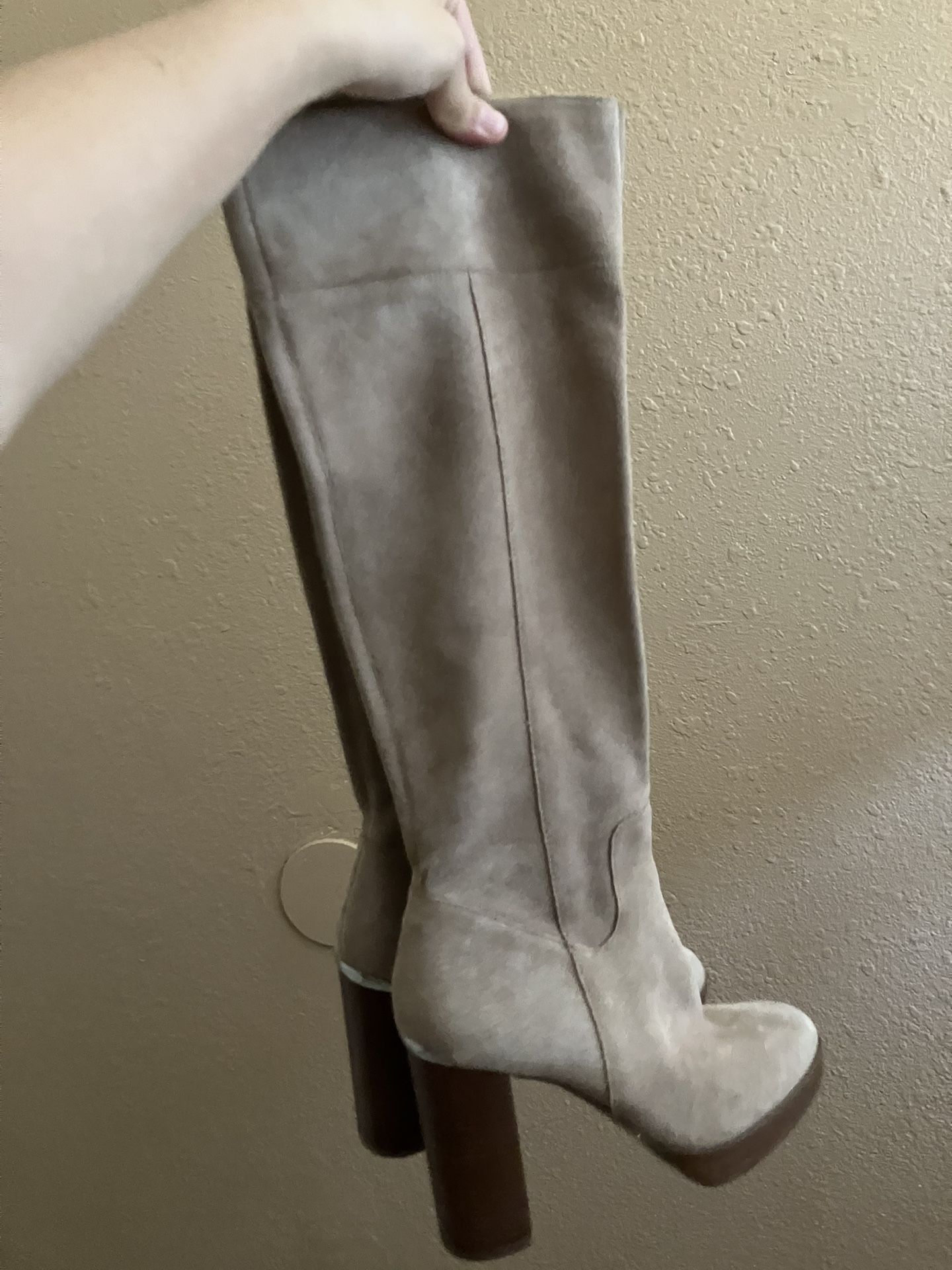 Micheal Kors Boots