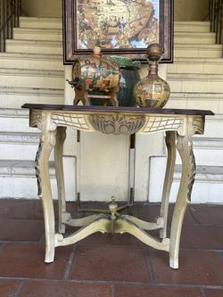 olid and sturdy might need a bit of TLC on the top, like stain and a bit sanding light scratches Pick up in Glendale