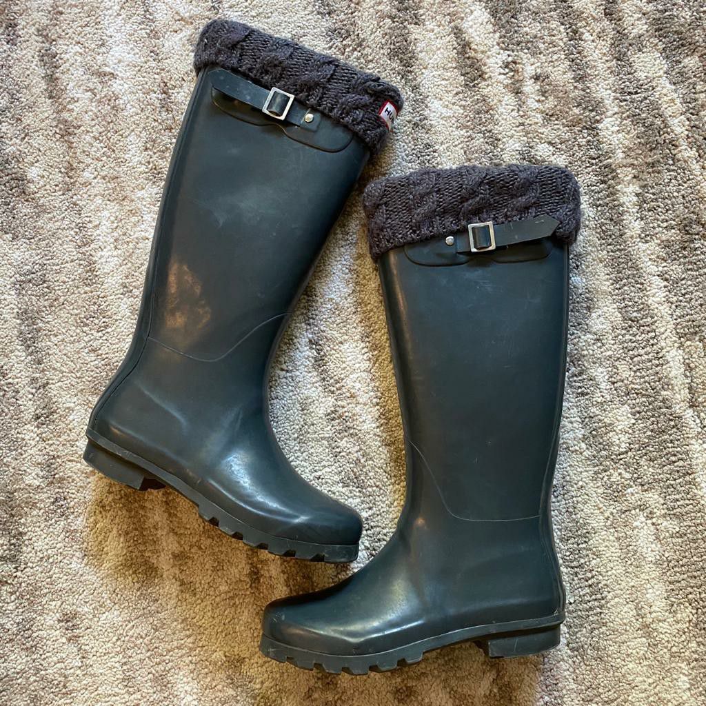 Hunter rain Boots w/inner liners* women's 6 (fit like 6.5/7)* gently worn