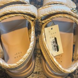 8 1/2 9 1/2 11 1/2 A Woman