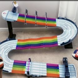 Hot Wheels Mario Kart Rainbow Road Raceway Track Set – Lights & Sounds
