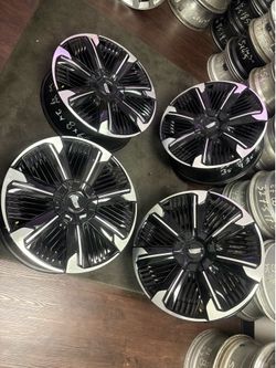 Chevy GMC Cadillac Electric Escalade IQ rims Wheels 24 inch 8 lugs bolt pattern 6.50 165 mm set of 4