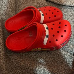 crocs