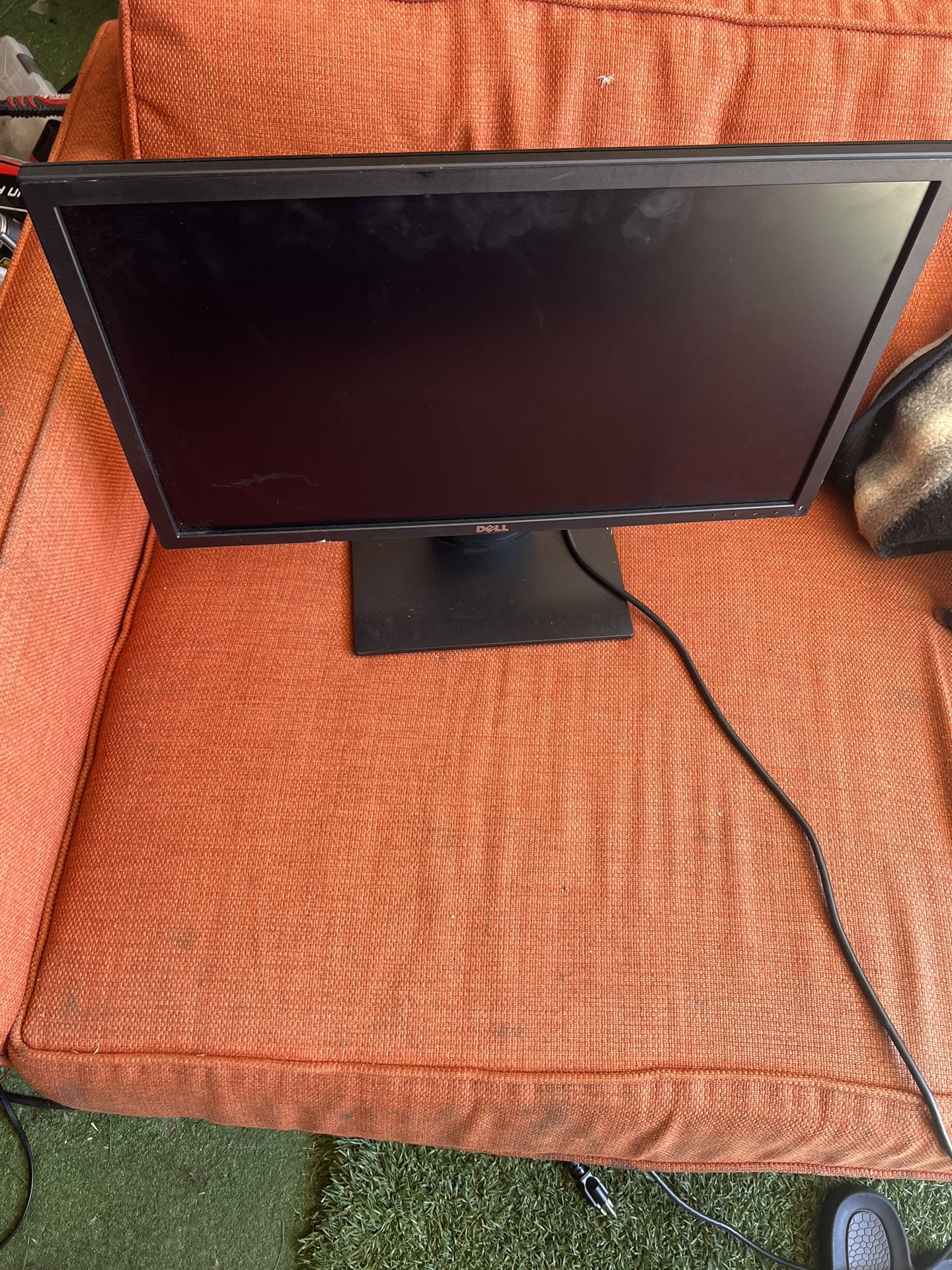 Dell 22-inch Monitor (DisplayPort & VGA)