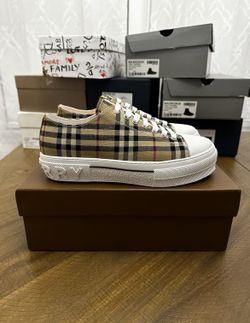 Burberry Converse Sneaker