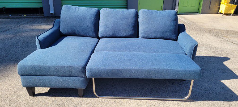 Blue Sleeper Sectional (Free Delivery 🚚)