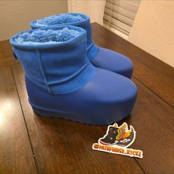 Rare Pumped molded UGGS 