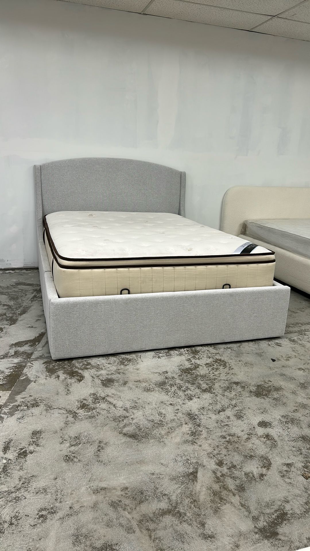 Queen Size Platform Bed Frame With Storage Drawers Closeout Sale!
