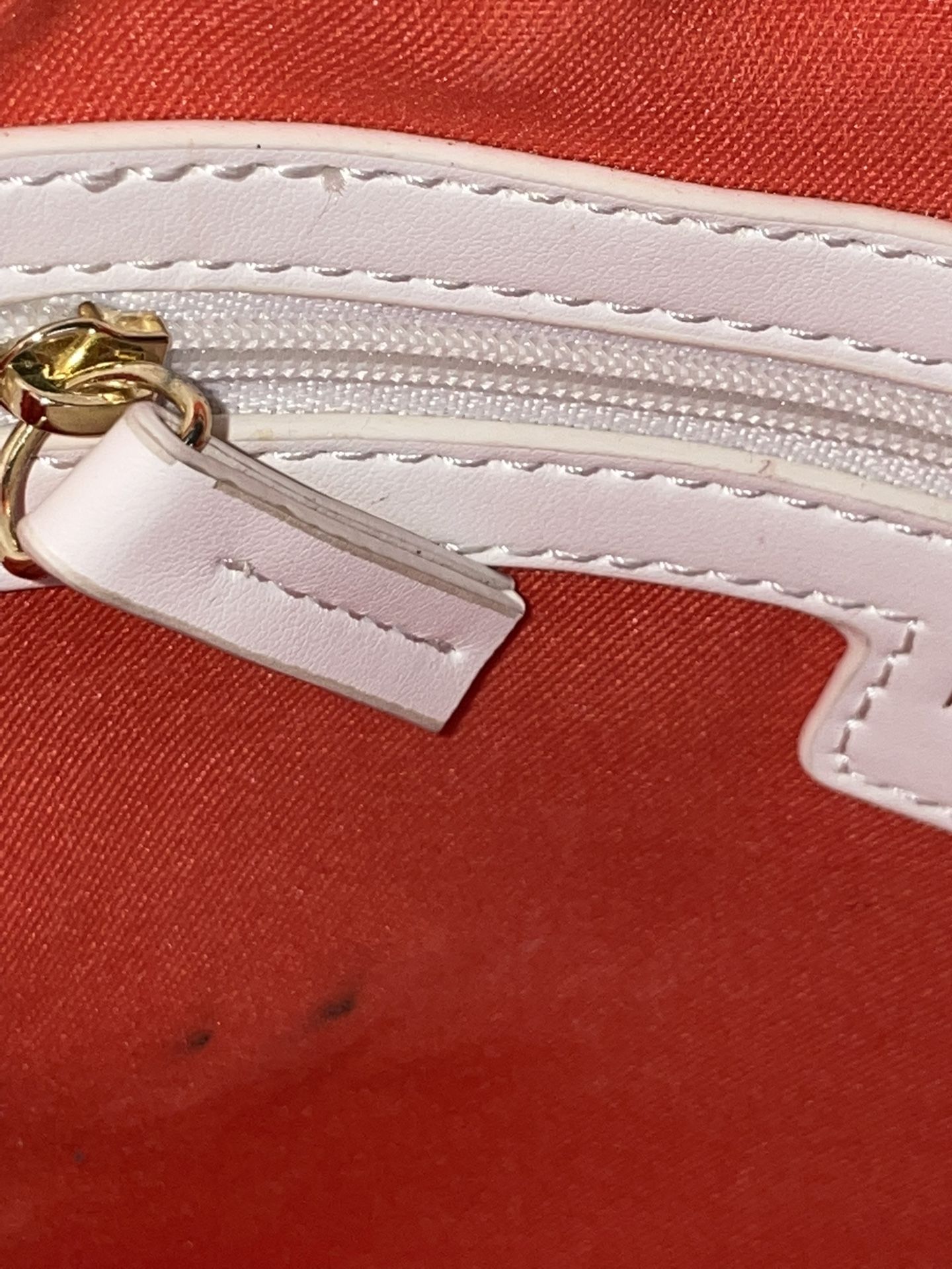 Katy Perry “The Patsy” Zip Bucket White Crossbody HandBag