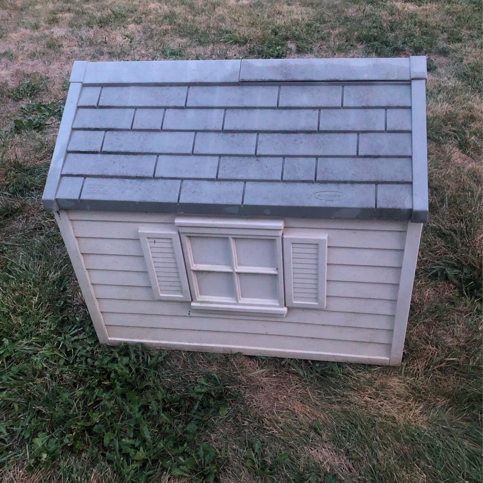 Resin Dog House. Still For Sale Ignore The sold Sign On It!