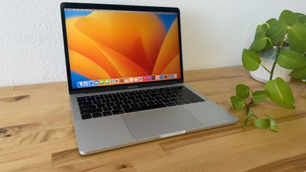 2017 MacBook Pro 13” 128GB/8GB Silver