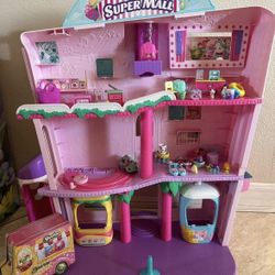 Shopkins Super Mall With Toy Accessories Included 