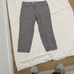 Women’s  Dress Pants 👖  Black & White 