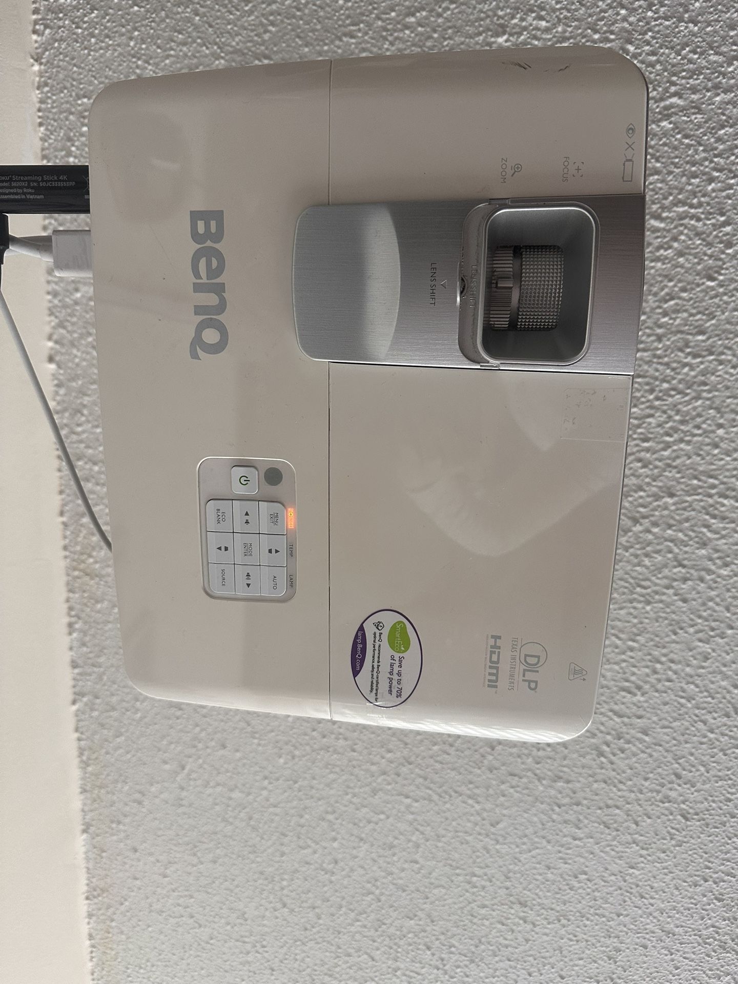🎥 BenQ W1070 1080P 3D Home Theater Projector – Great Condition + Extra Bulb!