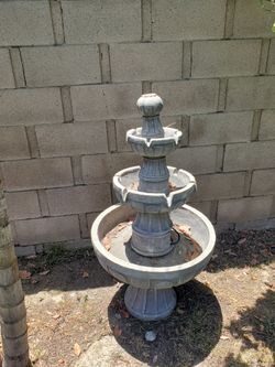Free fountain kids rxr crosing and Cinder blocks
